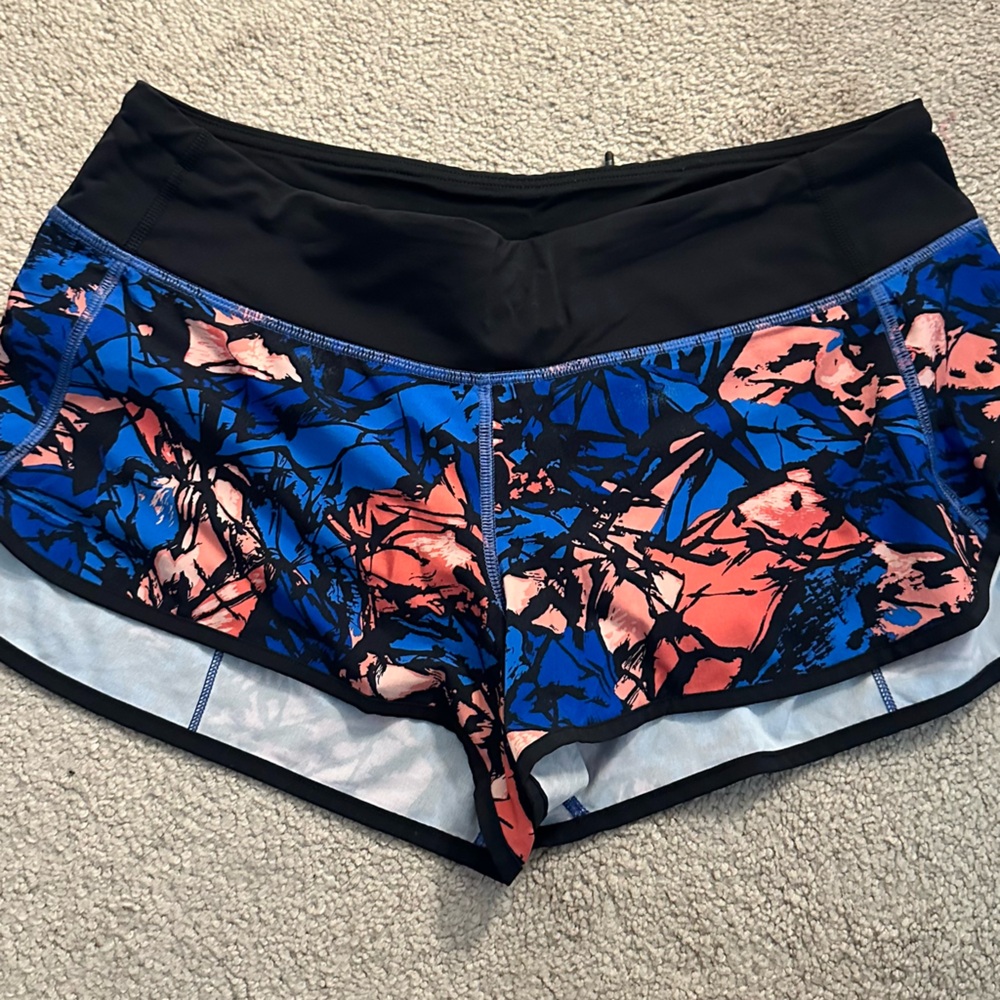 Lululemon Speed Up Short 2.5” - blue print size 8